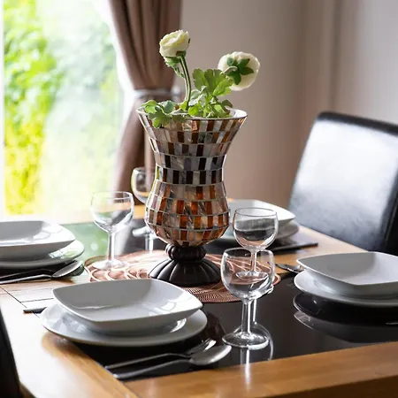 Holiday home Entire In Seacroft, Leeds, Uk *