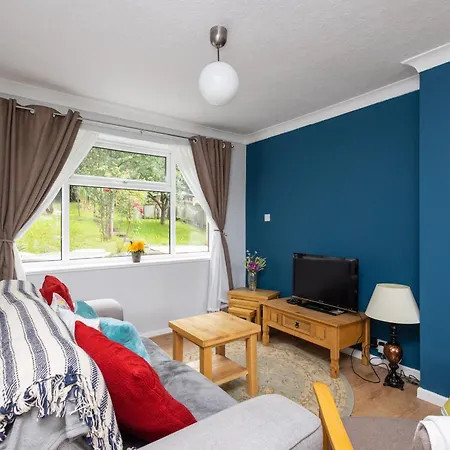 Holiday home Entire In Seacroft, Leeds, Uk *